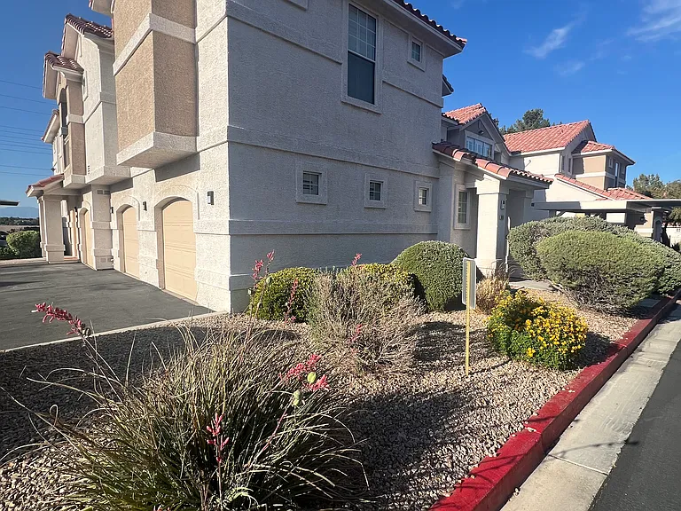 8555 W Russell Rd #2001 — Photo 2