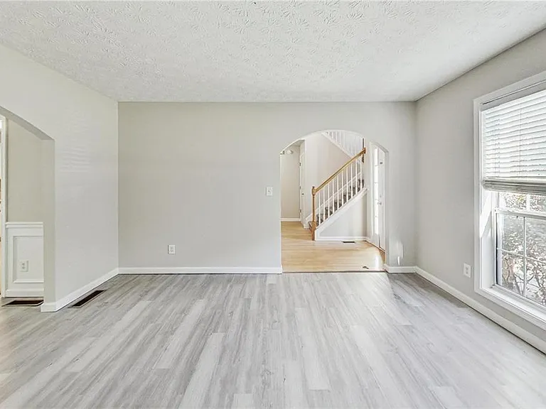 326 Canterbury Place Dr — Photo 45