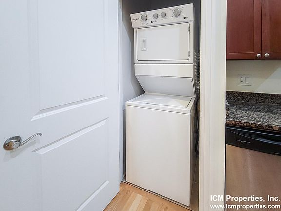 4th image of 3326 N Sheffield Ave #1