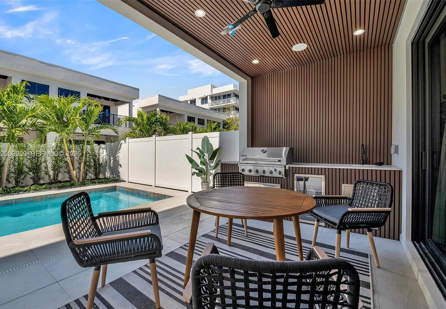 3 bed, 3.5 bath, $9,400 — Photo 4