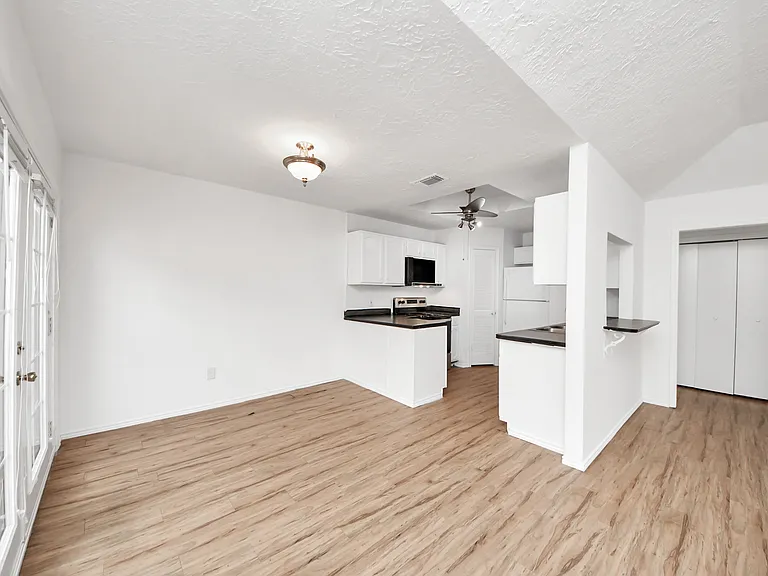 17003 Amidon Dr — Photo 20