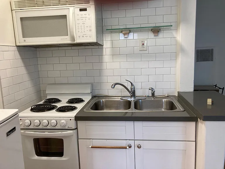 460 S Detroit St #14 — Photo 11
