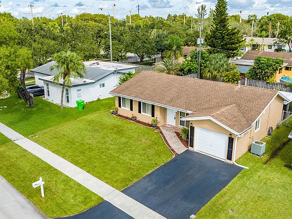 3rd image of 11471 NW 45th Place