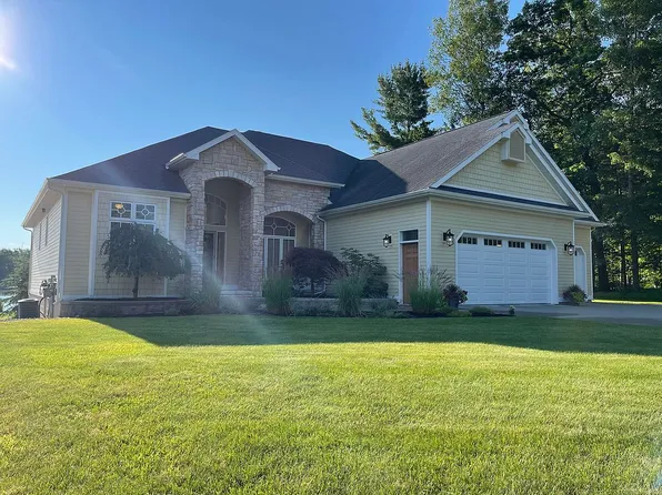 7044 Cedar Lake Rd, Oscoda, MI 48750