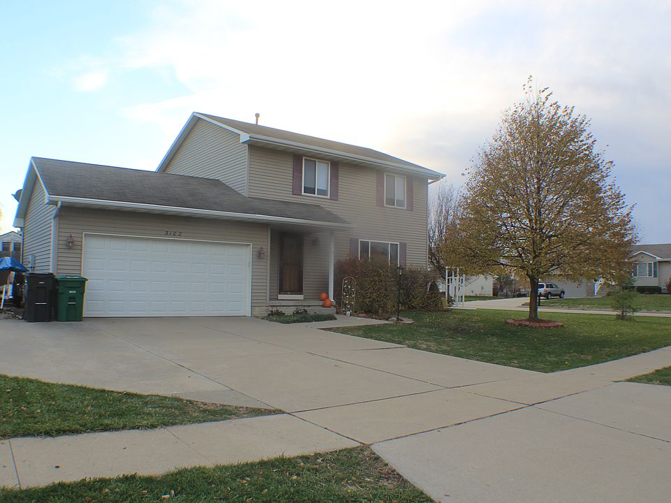 2nd image of 3102 SE Magnolia Dr