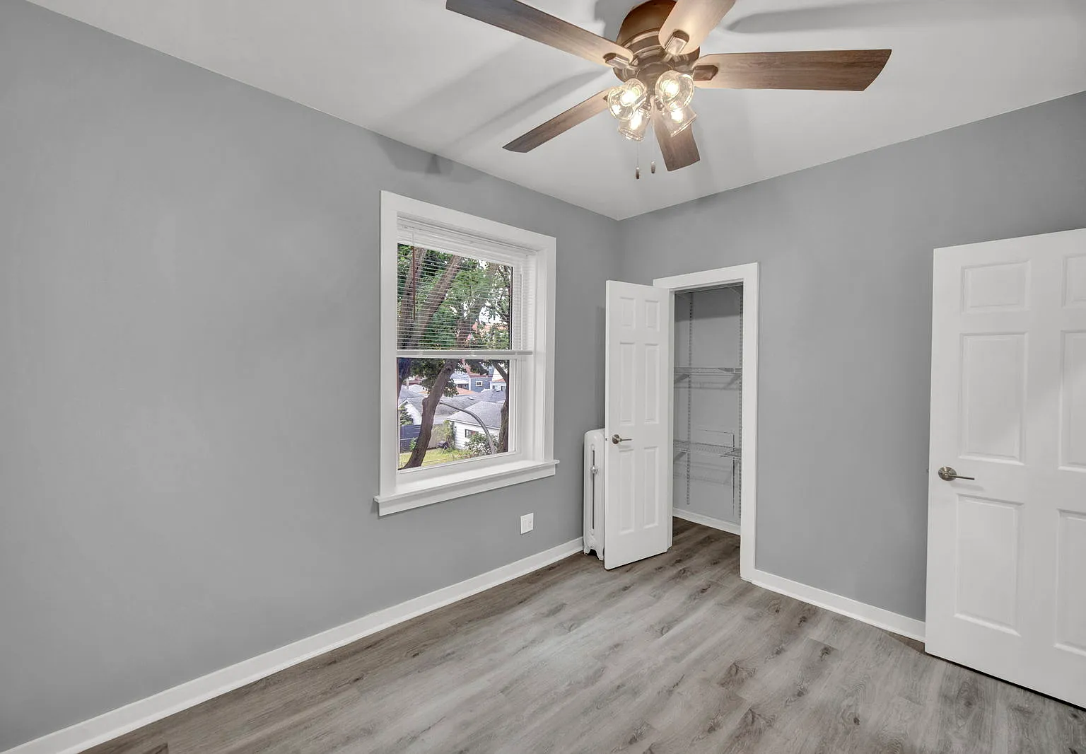 2 bed, 1.0 bath, 900 sqft, $2,050 — Photo 2