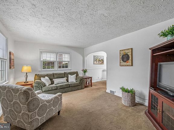 4th image of 1421 Norman Rd