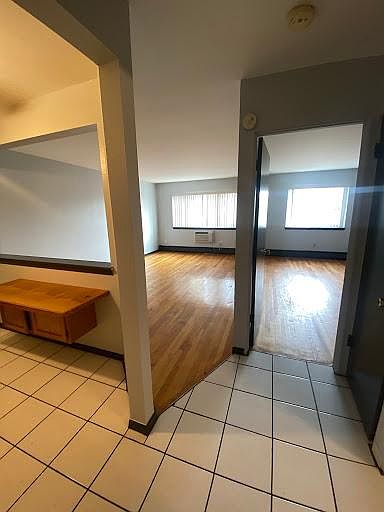1st image of 1733 N Cambridge Ave APT 305