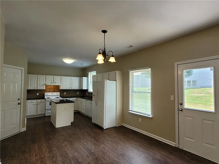 6010 Stonebrook Ln — Photo 18