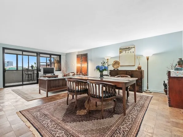 8 Whittier Pl APT 4H, Boston, MA 02114