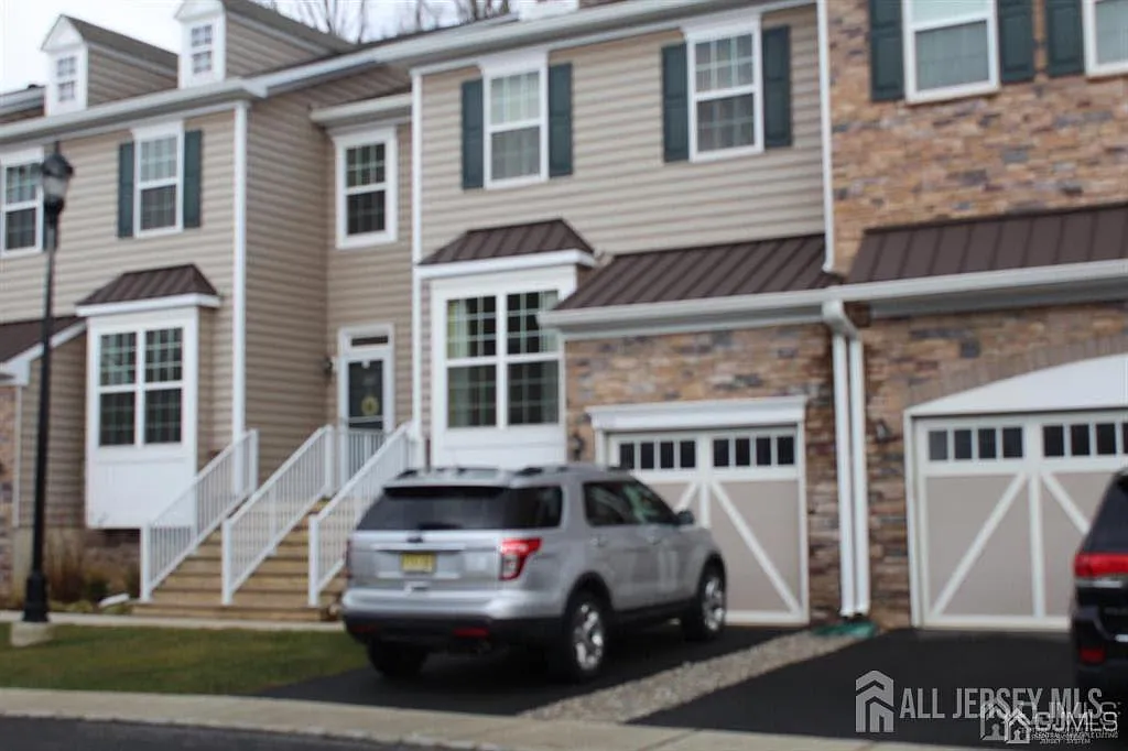 4 bed, 4.0 bath, 2614 sqft, $4,500 — Photo 1