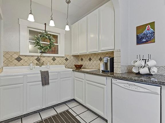4th image of 445 Leigh Ave