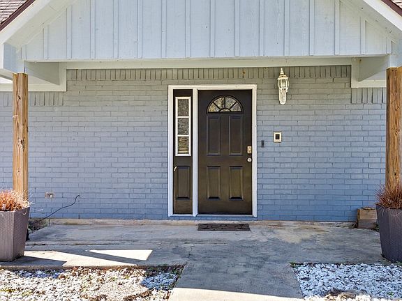 4th image of 4838 Green Brier Dr