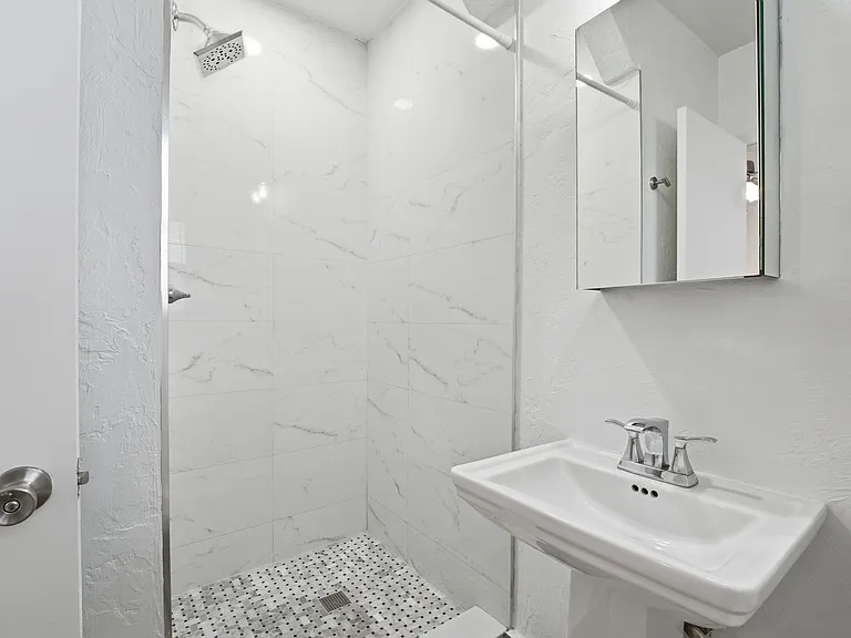 412 SE 16th St #3A — Photo 21