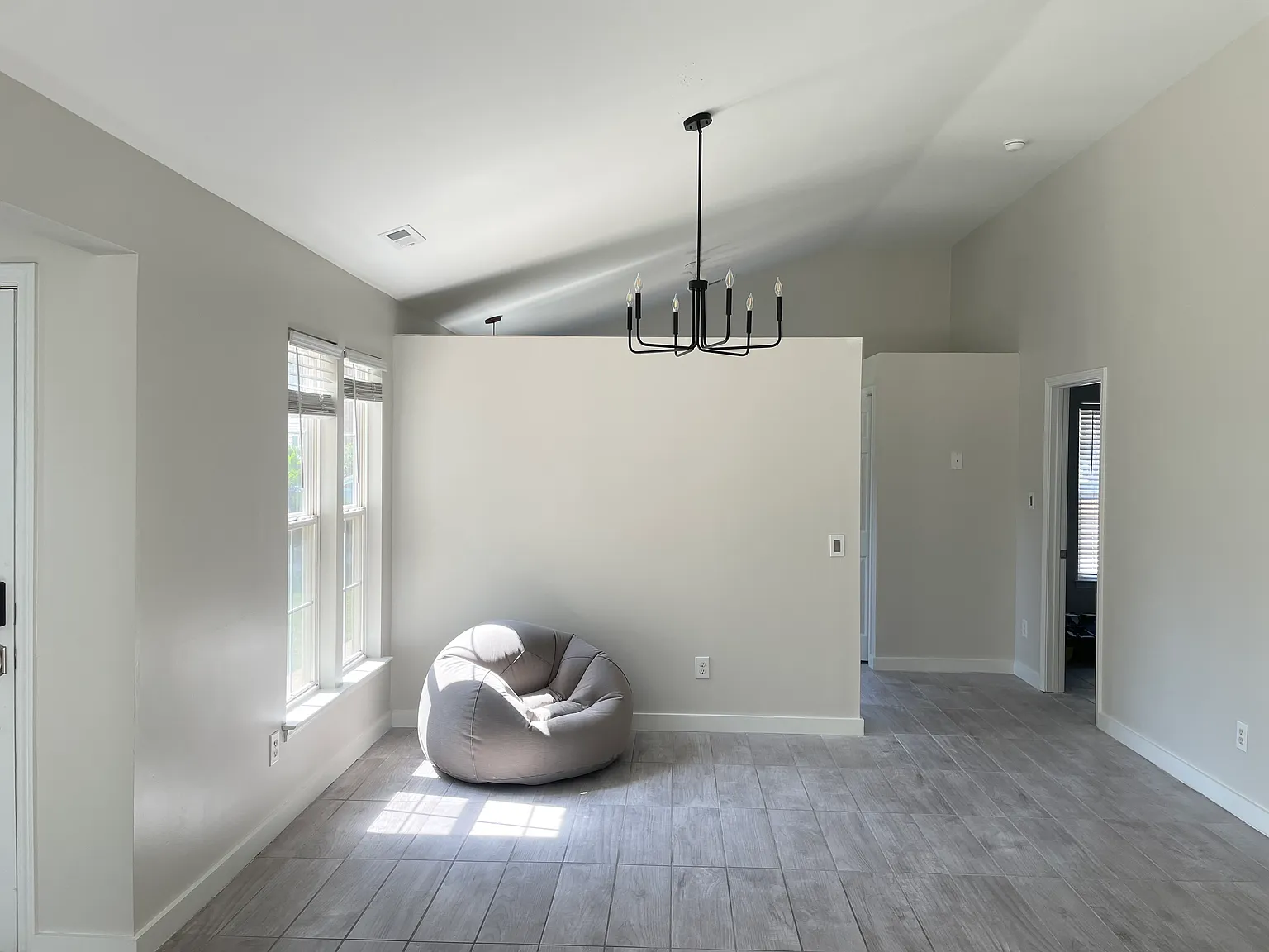 2 bed, 1150 sqft, $1,995 — Photo 4