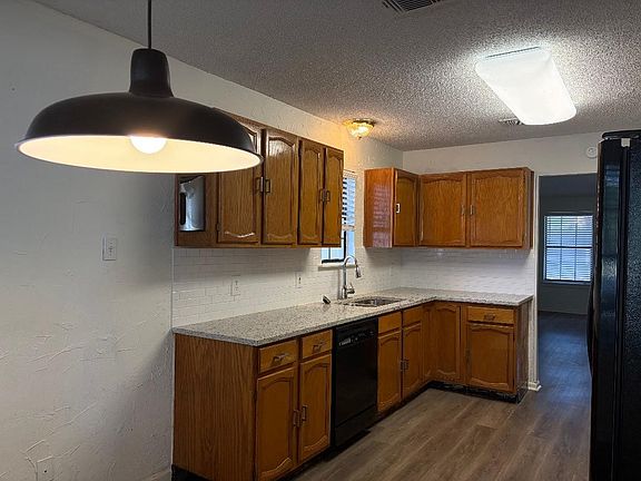 5th image of 112 Cinnamon Ln