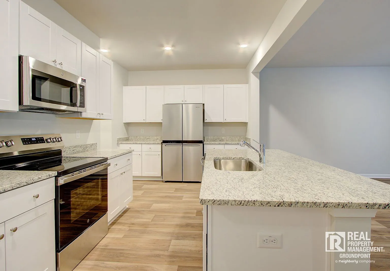 3 bed, 2.5 bath, 1879 sqft, $2,400 — Photo 4