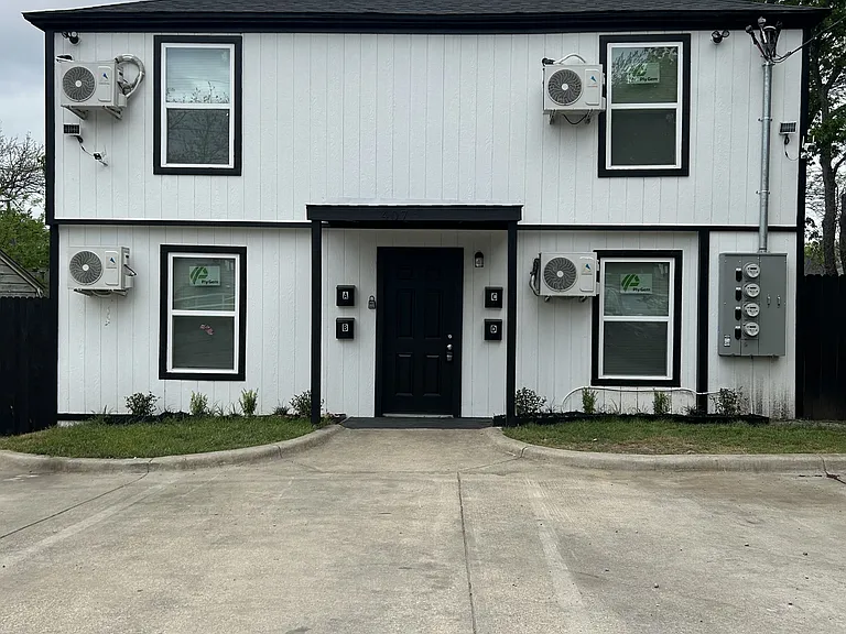 407 N Justin Ave #A — Photo 12
