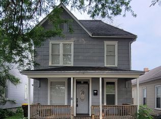 15 W Washington St, Freeport, IL 61032