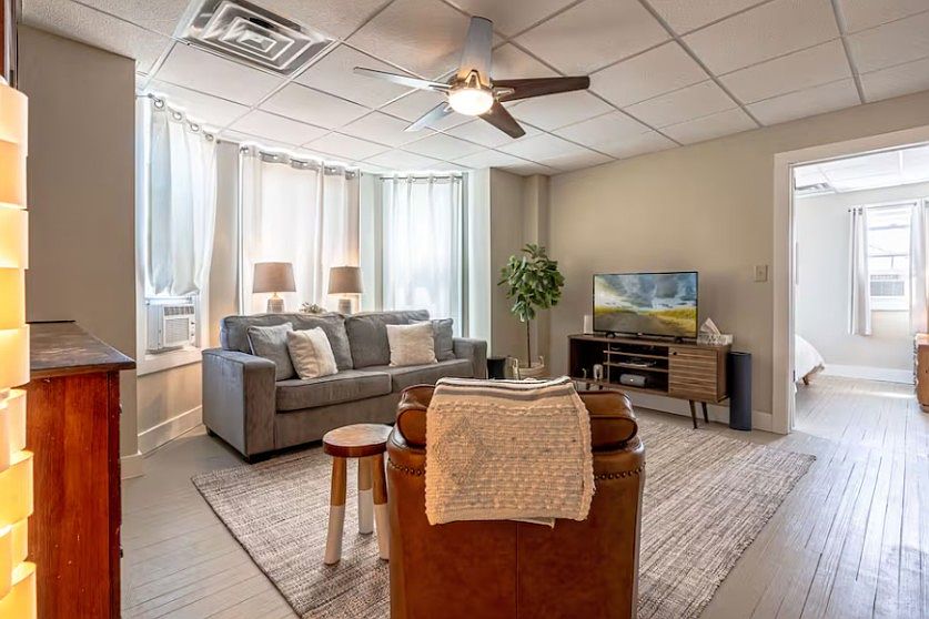 1st image of 815 Franklin St #1