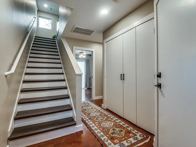 1st floor entrance
