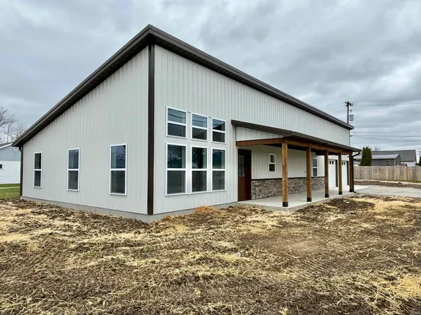 110 11th St NE, Linton, IN 47441