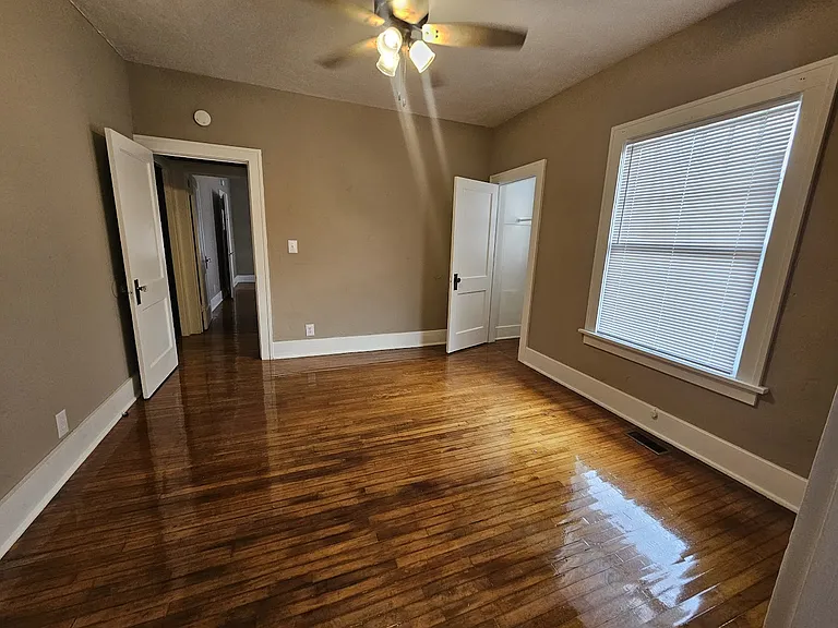 2915 N Harvey Pkwy — Photo 24