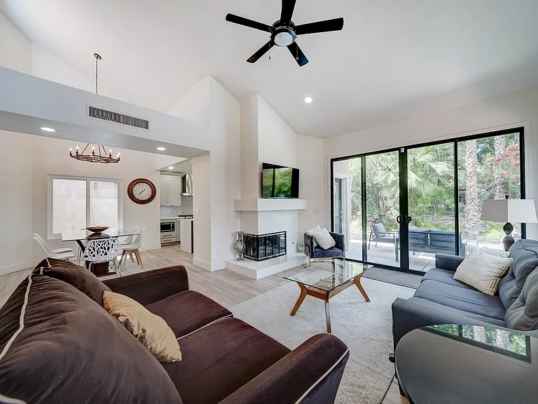 1358 W Meadow Green Ln — Photo 22