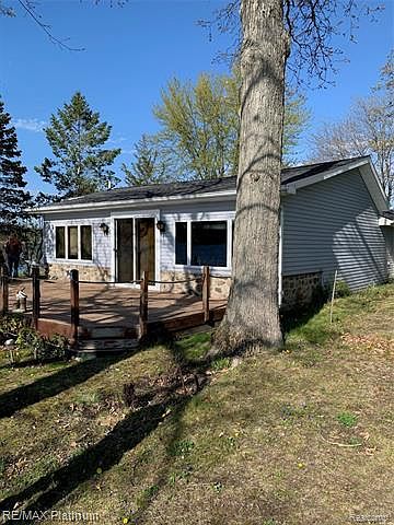 1st image of 16352 Oak Hill Dr