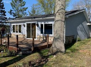 16352 Oak Hill Dr, Fenton, MI 48430