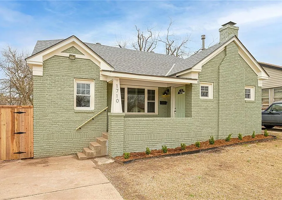 1710 NW 40th St