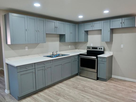 4th image of 410 Suwanee Dr