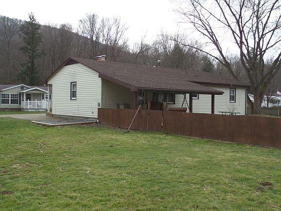 3rd image of 44 Lincoln Dr