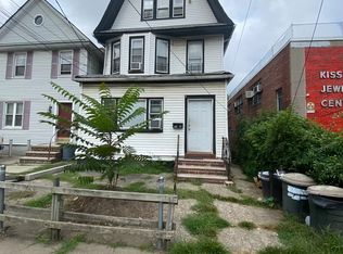 4331 Bowne St, Flushing, NY 11355