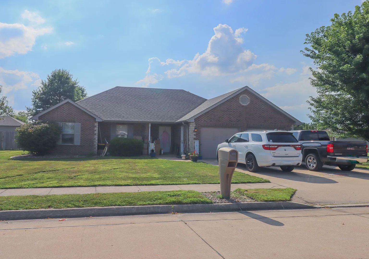 Spacious 3BR Ashland Home w/ 2-Car Garage & Large Backyard — Photo 1