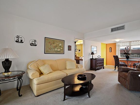 3rd image of 921 Seagrape Dr Unit 406