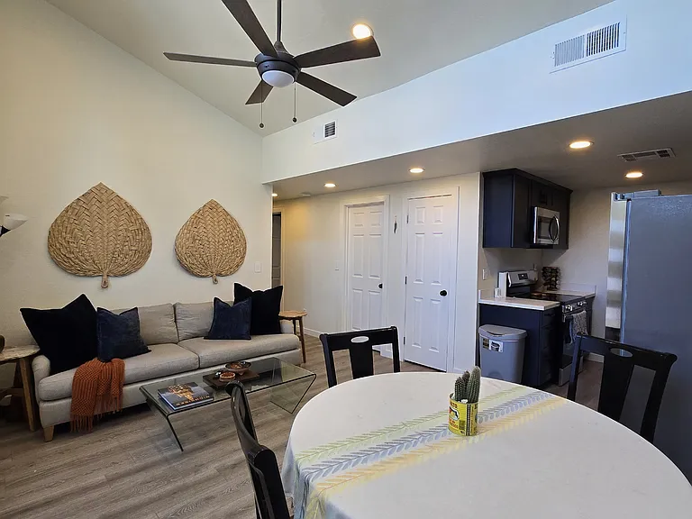 1522 E Edgemont Ave — Photo 5