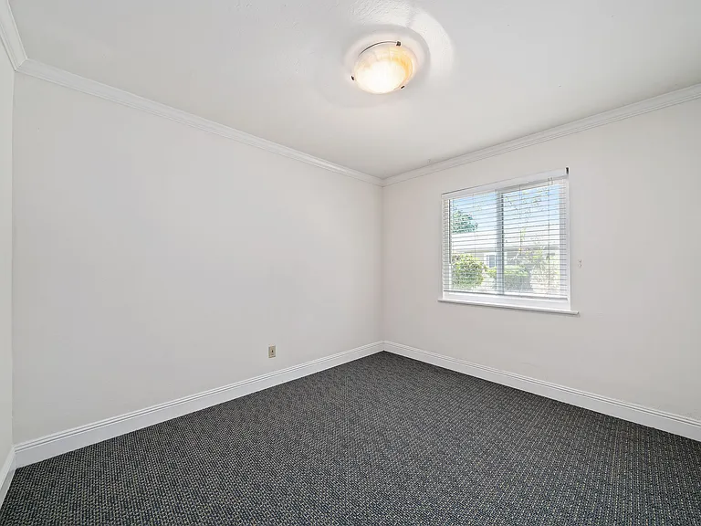 602 9th St #602 — Photo 12