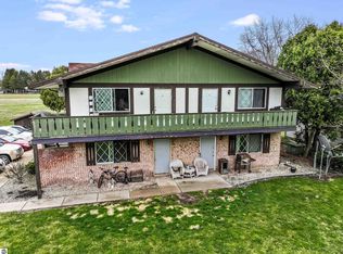 508 Wright St, Breckenridge, MI 48615