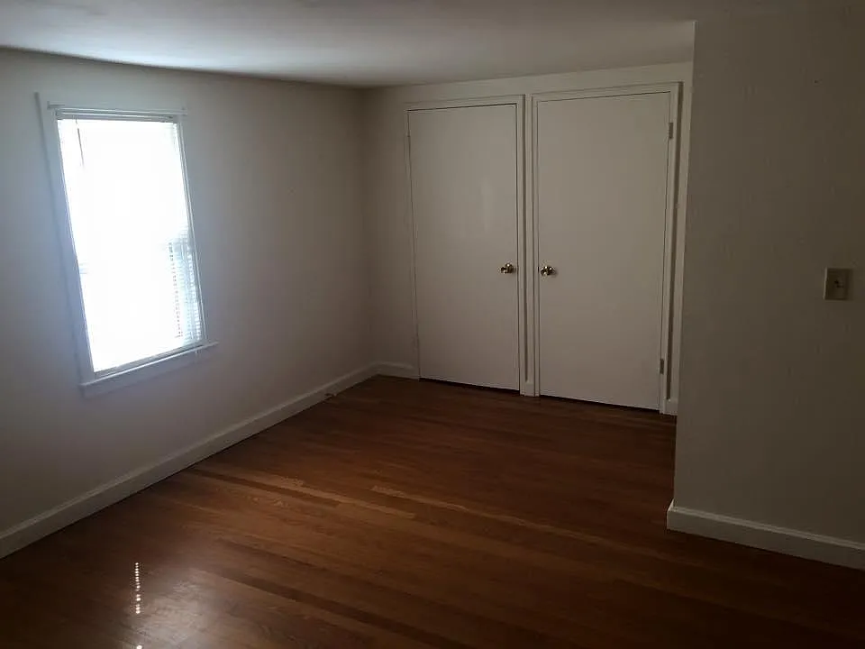 2 bed, 920 sqft, $1,800 — Photo 1