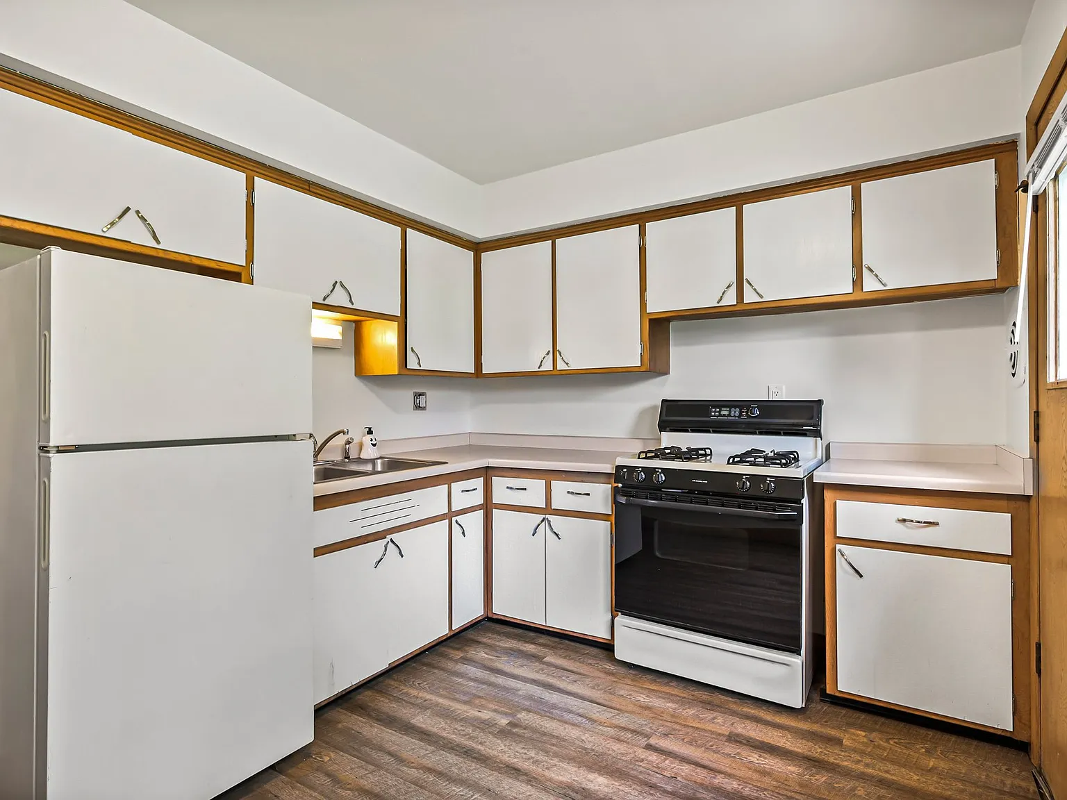 1424 E Main St, Watertown, WI 53094 — Photo 4