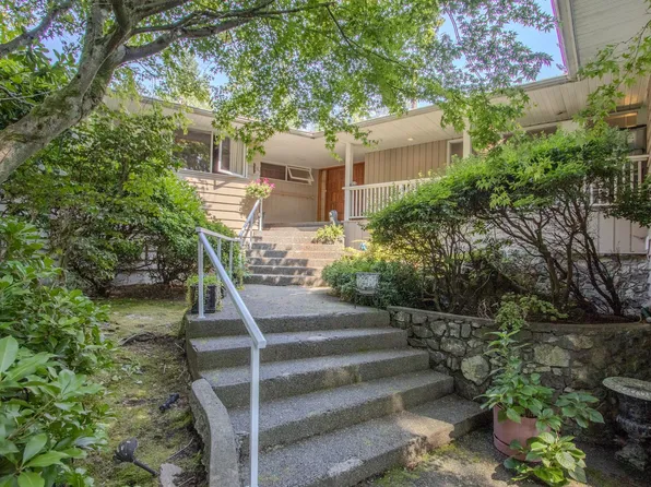 606 Saint Andrews Rd, West Vancouver, BC V7S 1V4
