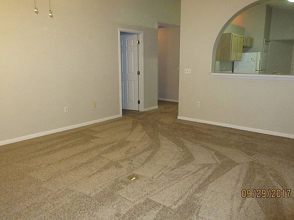 4th image of 3006 Caroline Crest Dr E
