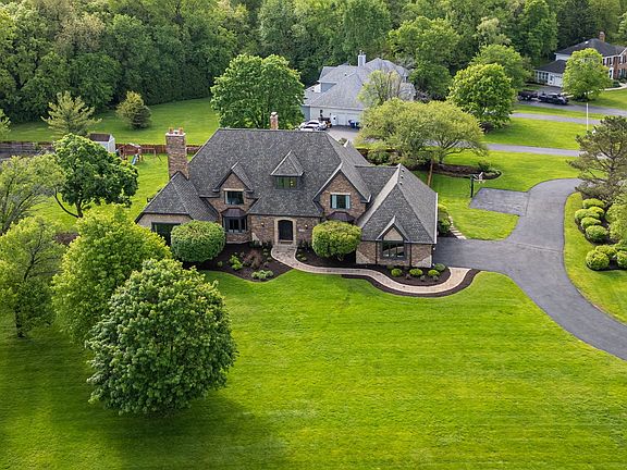 3rd image of 1S141 Cantigny Dr