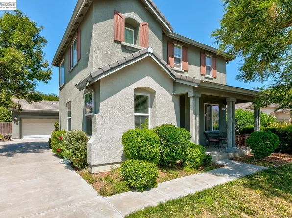 53 Puffin Cir, Oakley, CA 94561