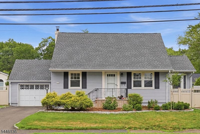 1st image of 124 Rivervale Rd