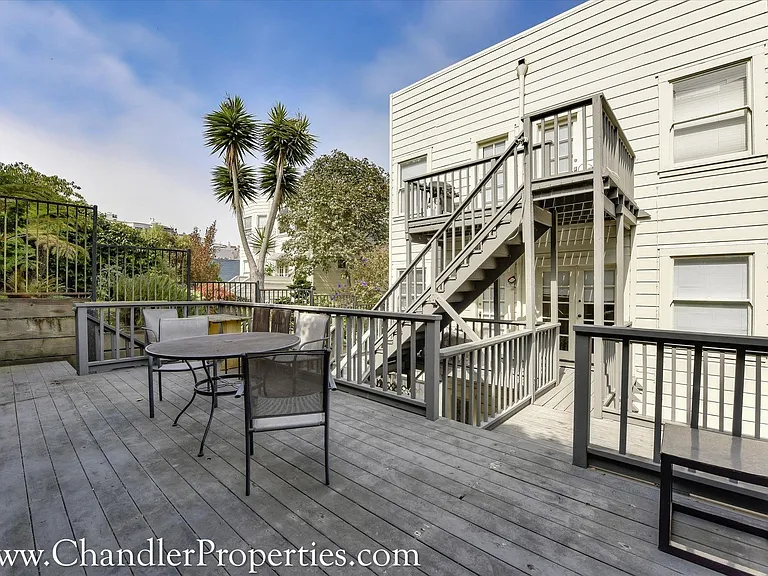 2429 Vallejo St — Photo 9