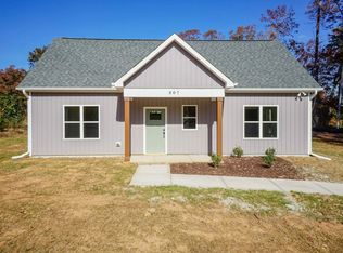 807 Clearwater Dr, Sanford, NC 27330