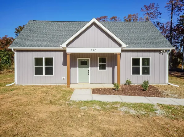 807 Clearwater Dr, Sanford, NC 27330