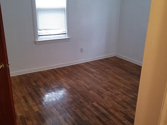 3rd image of 4002 Douglas Ave